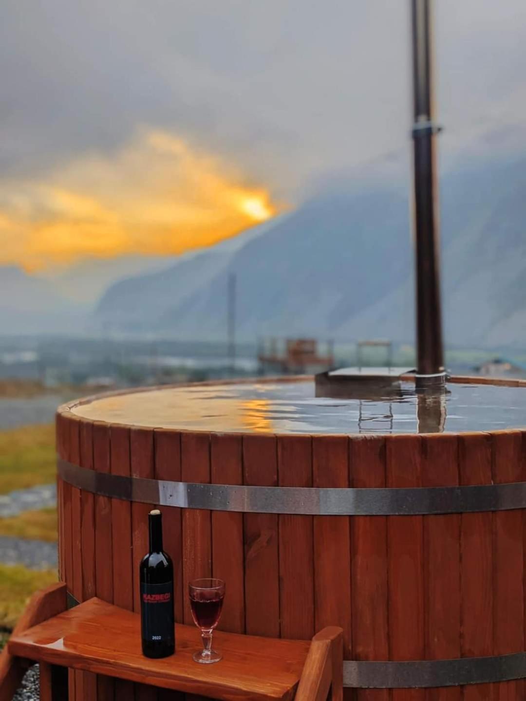 Kazbegi Spa Resort Cottages Eksteriør billede