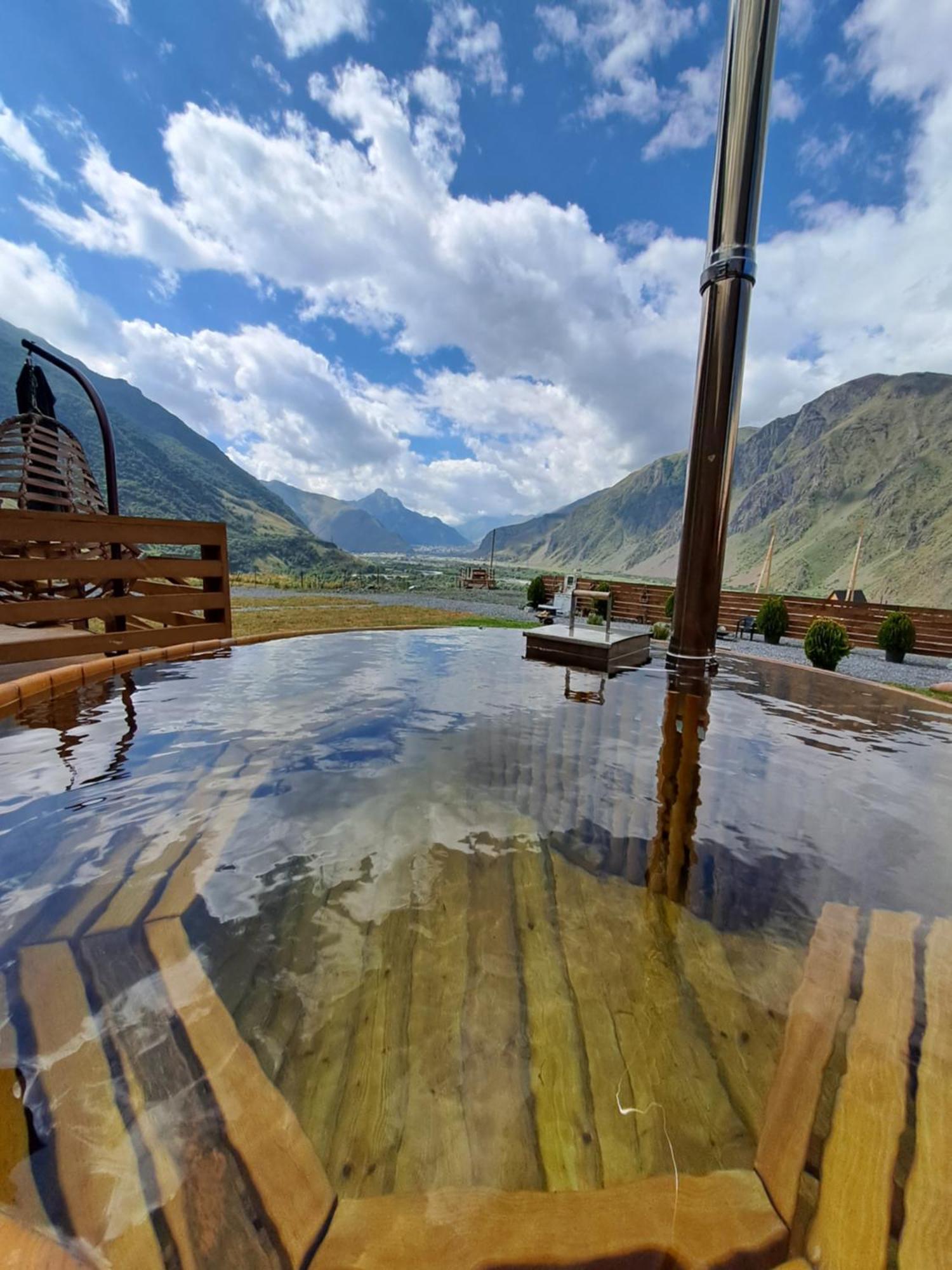 Kazbegi Spa Resort Cottages Eksteriør billede