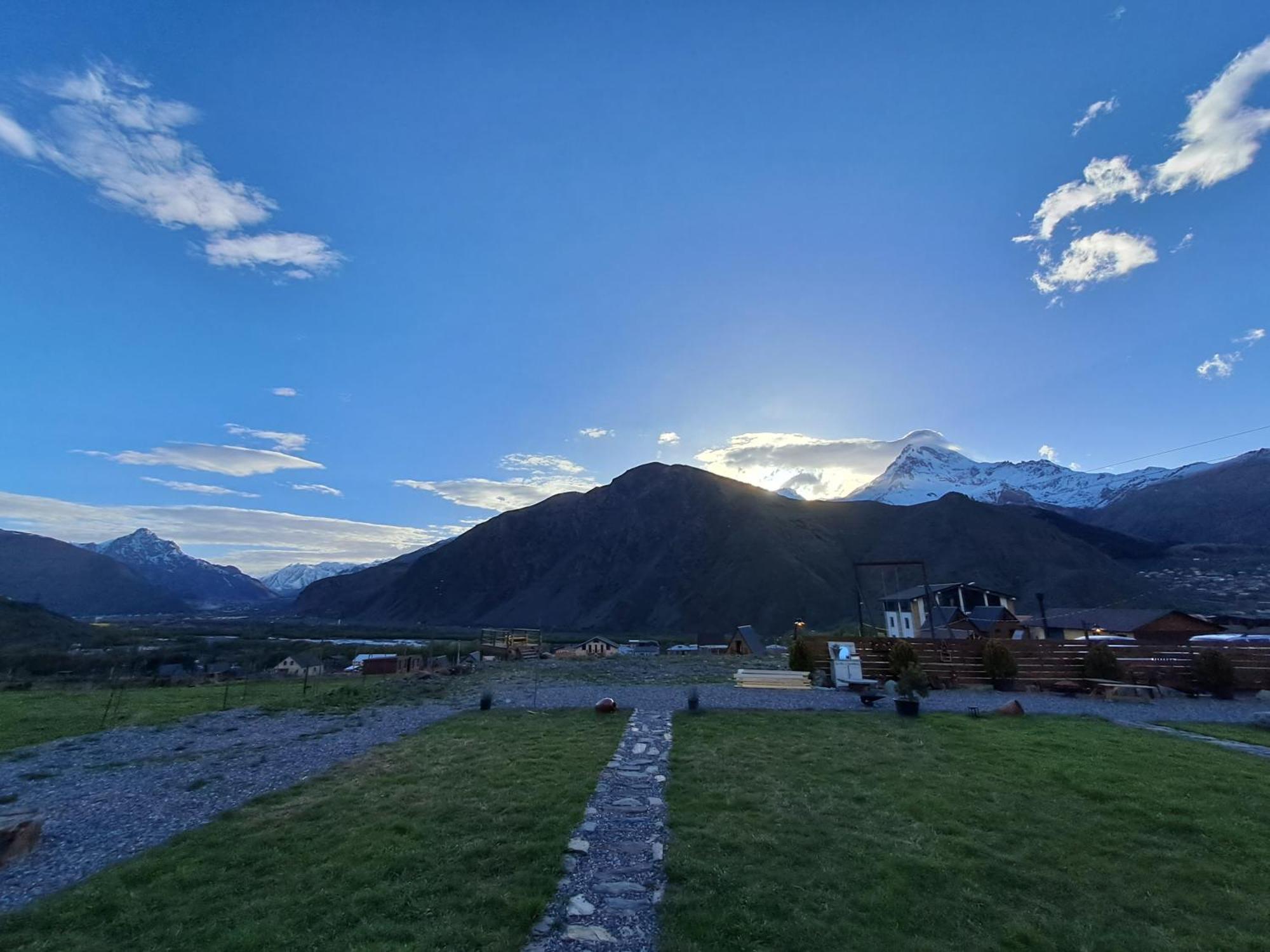 Kazbegi Spa Resort Cottages Eksteriør billede