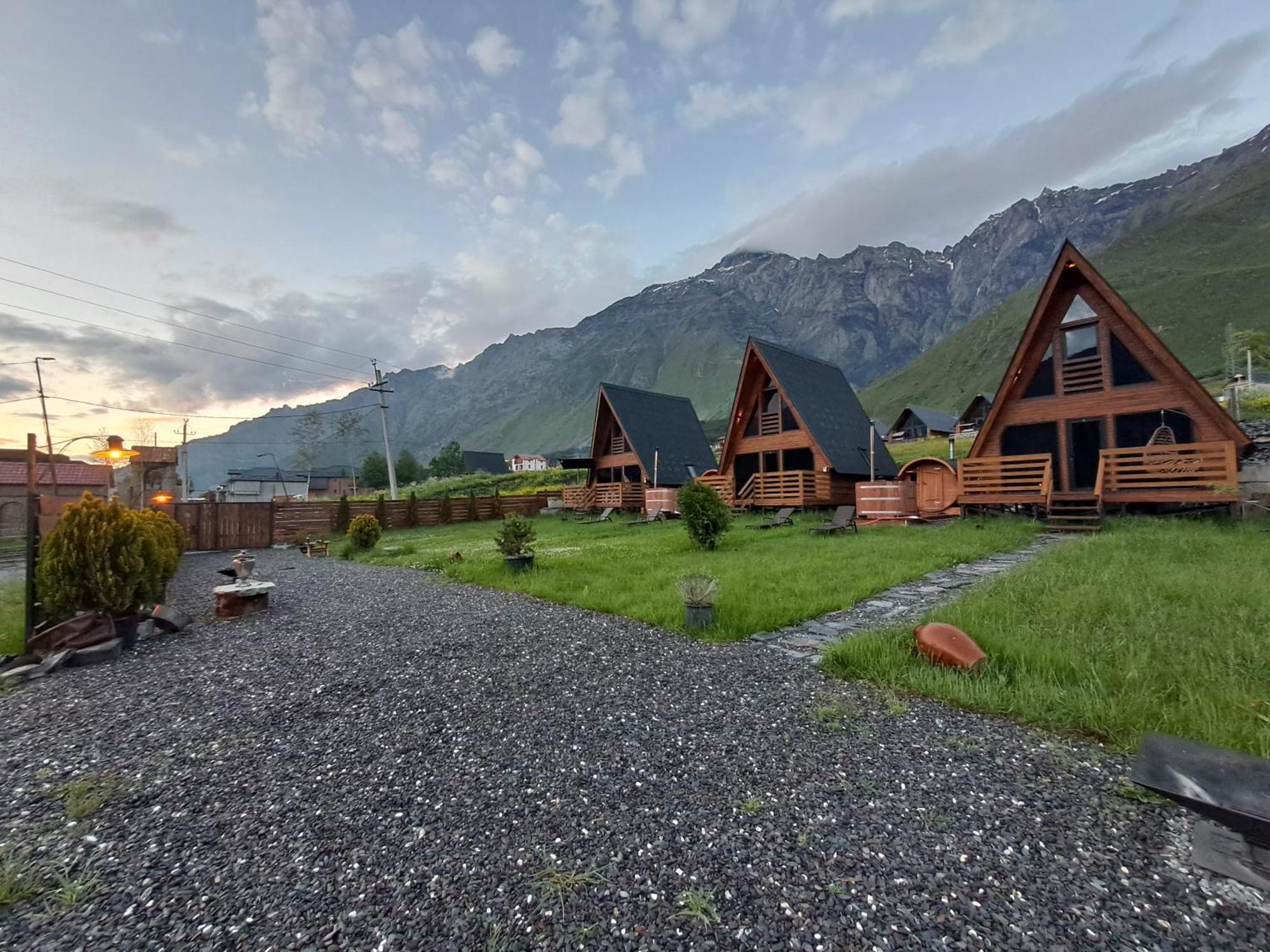 Kazbegi Spa Resort Cottages Eksteriør billede